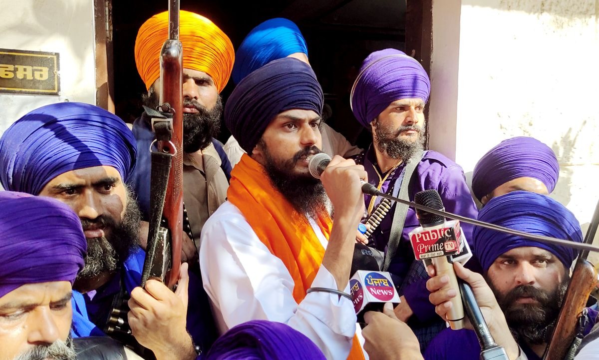 Khalistani Separatist Amritpal Singh Detained By The Punjab Police